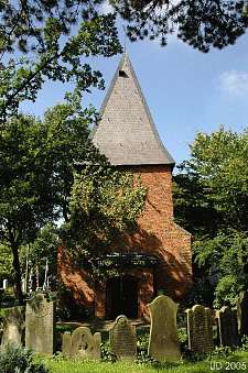 Foto des Turmes der alten Kirche Blumenthal